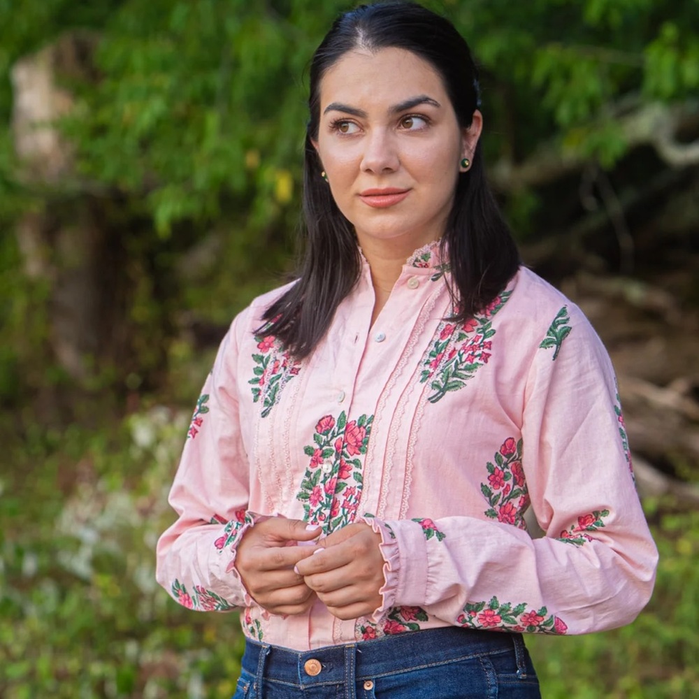NWT All In The Details, Maria Pink Floral Print Blouse, size Medium